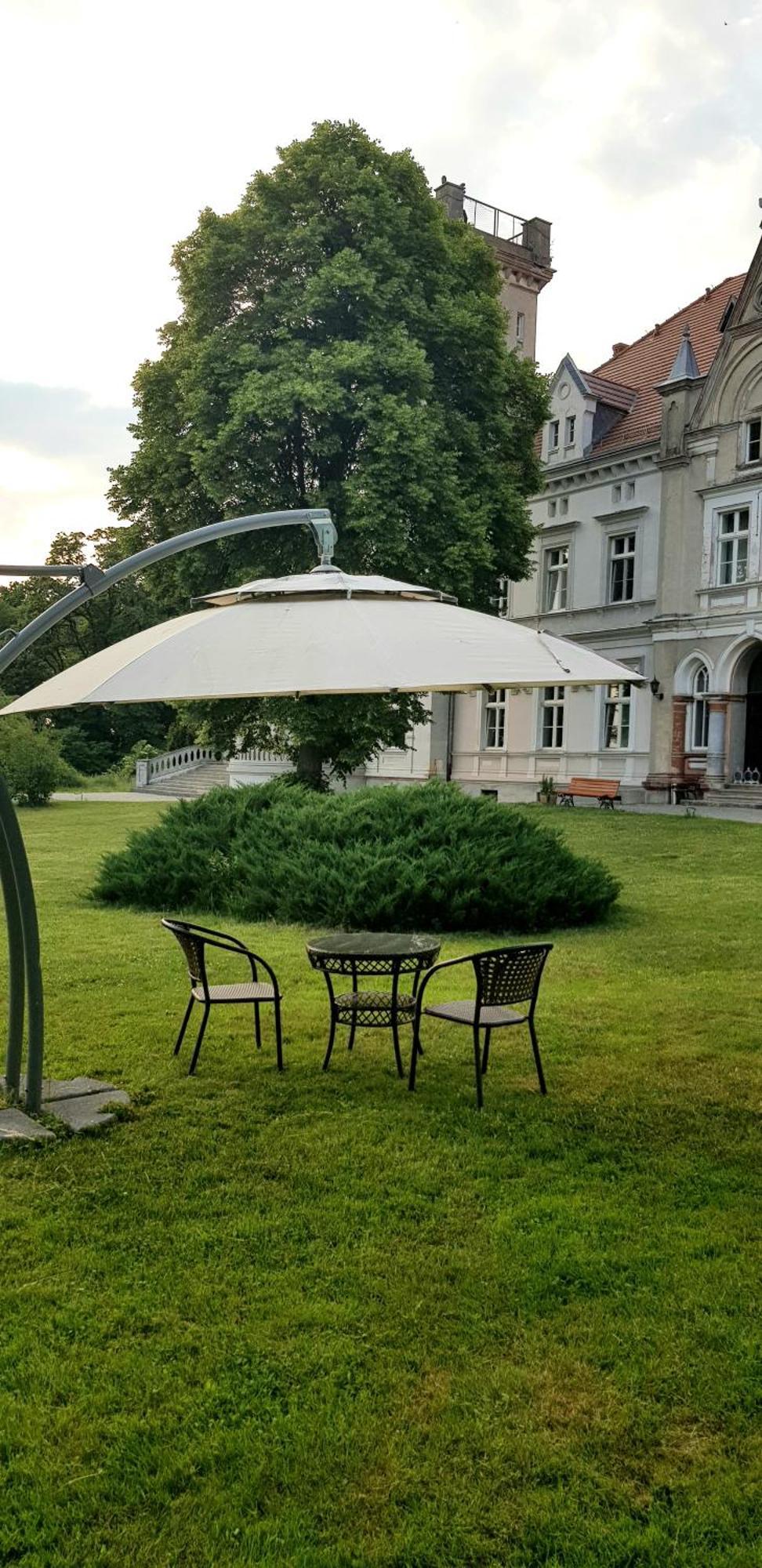 Apartment Ekskluzywny W Palacu Z Parkiem Palac Chociule *